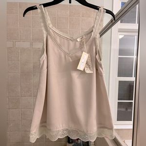 MYSTREE (NWT) Women’s Silky Soft With Lace Trim Top, V Neck in Size Small. Sexy!